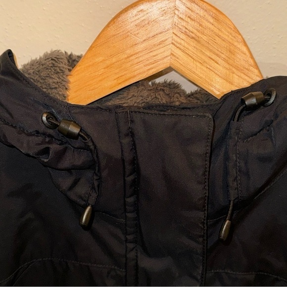 L. L. Bean Winter Coat with Faux Fur Lining Women’s Size Extra Small - Picture 3 of 10